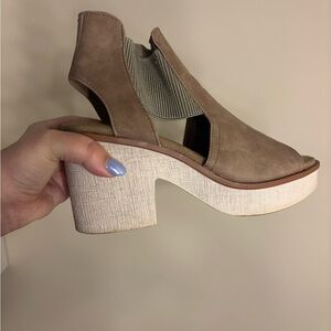 Pierre Dumas platform sandals - size 7